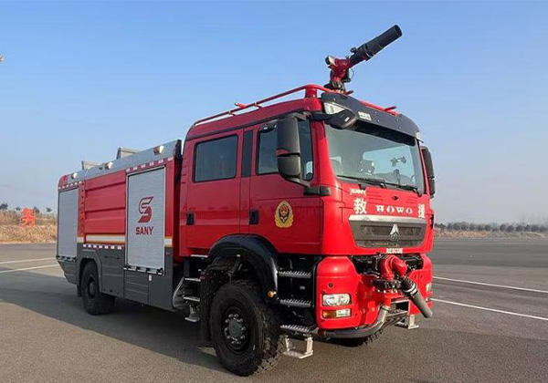 機(jī)場消防車
