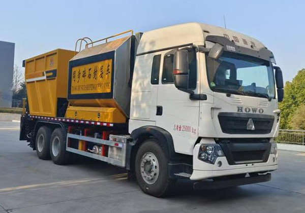 同步碎石封層車(chē)