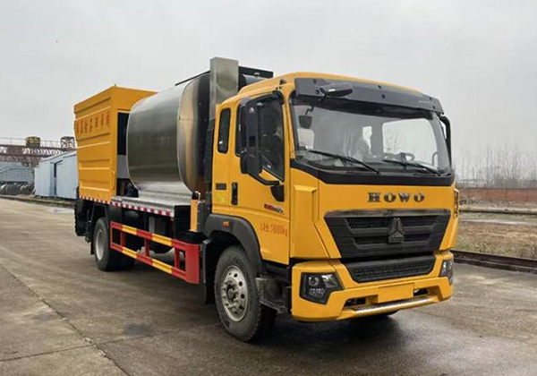 同步碎石封層車(chē)