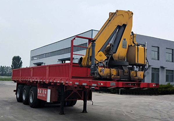 隨車起重運輸半掛車